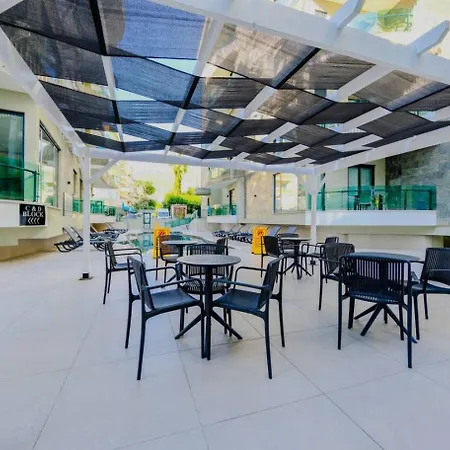 Luxury In The Center Of 100m To The Sea アパート