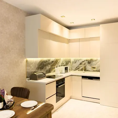アパート Luxury In The Center Of 100m To The Sea *